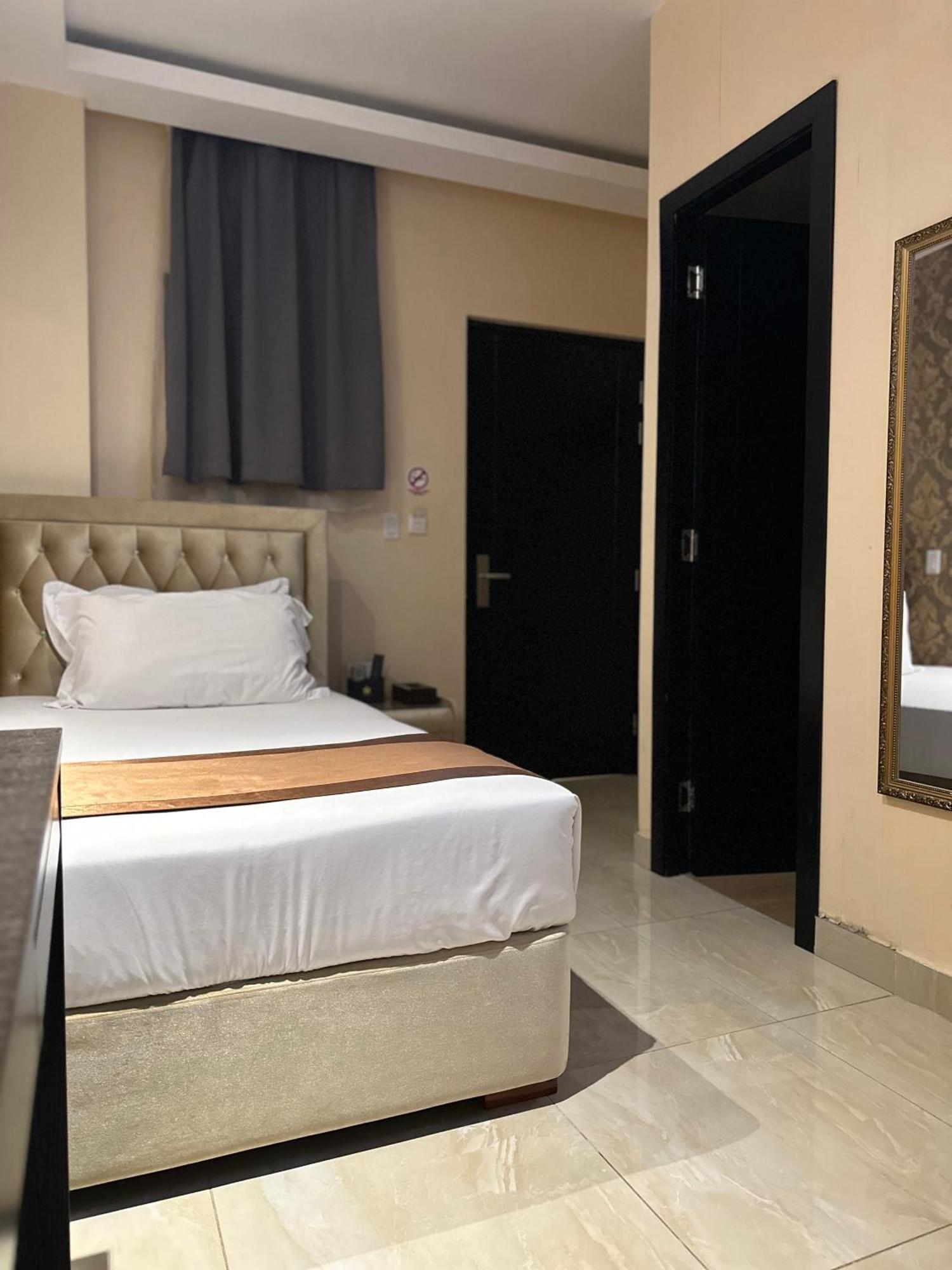 Hotel Crowner David Zewnętrze zdjęcie